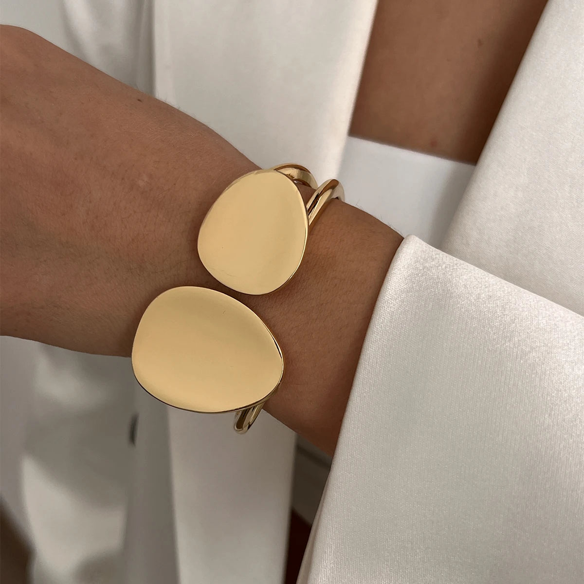 Salircon Exaggerated Punk Heavy Metal Bangle Bracelet for Women – Geometric Smooth Open Spring Cuff | Trendy Party Jewelry Gift