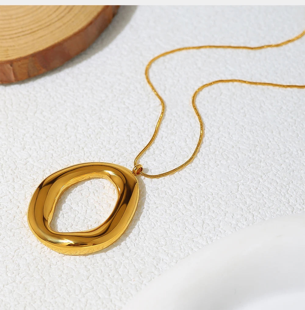 ✨ WILD & FREE Stainless Steel Irregular Pendant Necklace for Women | Snake Bone Chain | 18K Gold Plated Trendy Jewelry