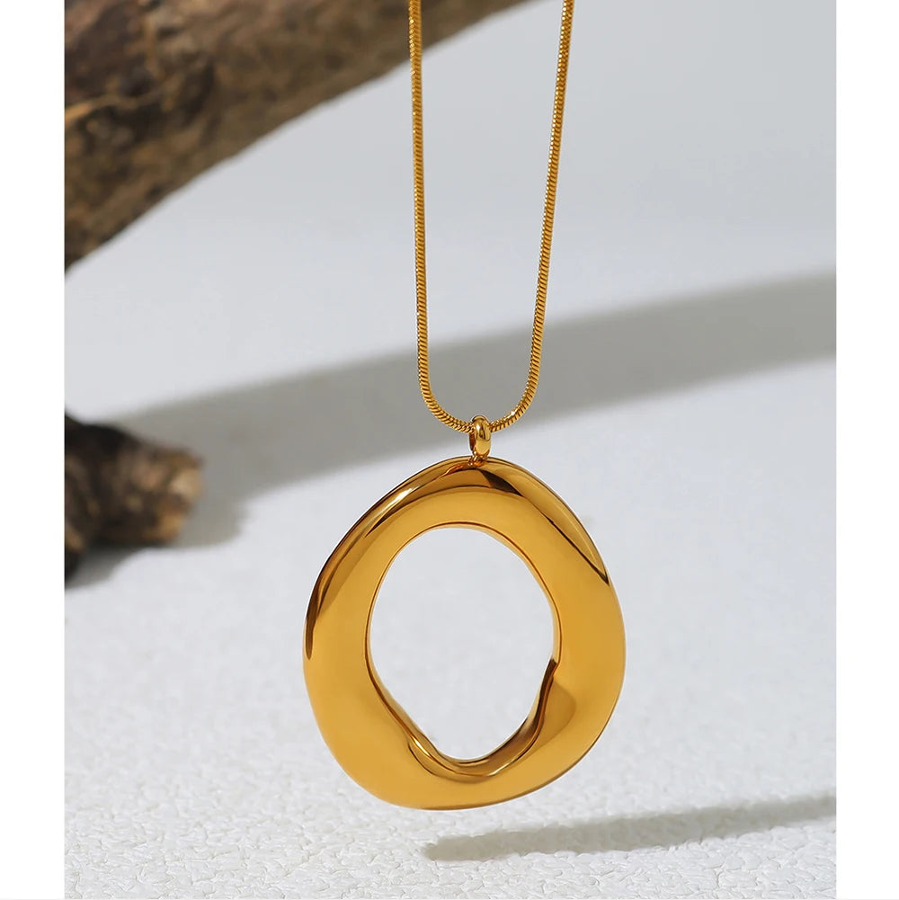 ✨ WILD & FREE Stainless Steel Irregular Pendant Necklace for Women | Snake Bone Chain | 18K Gold Plated Trendy Jewelry