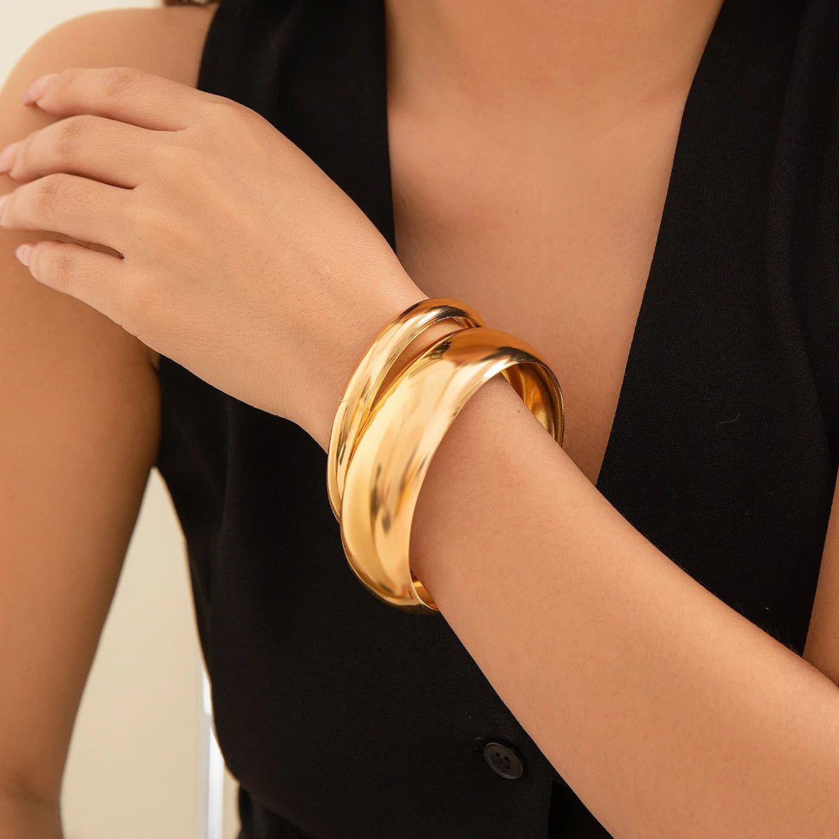 2Pcs Punk Classic Gold Wide Bangles for Women – Exaggerated Heavy Metal Big Bracelet Set | Luxury Wedding & Party Jewelry