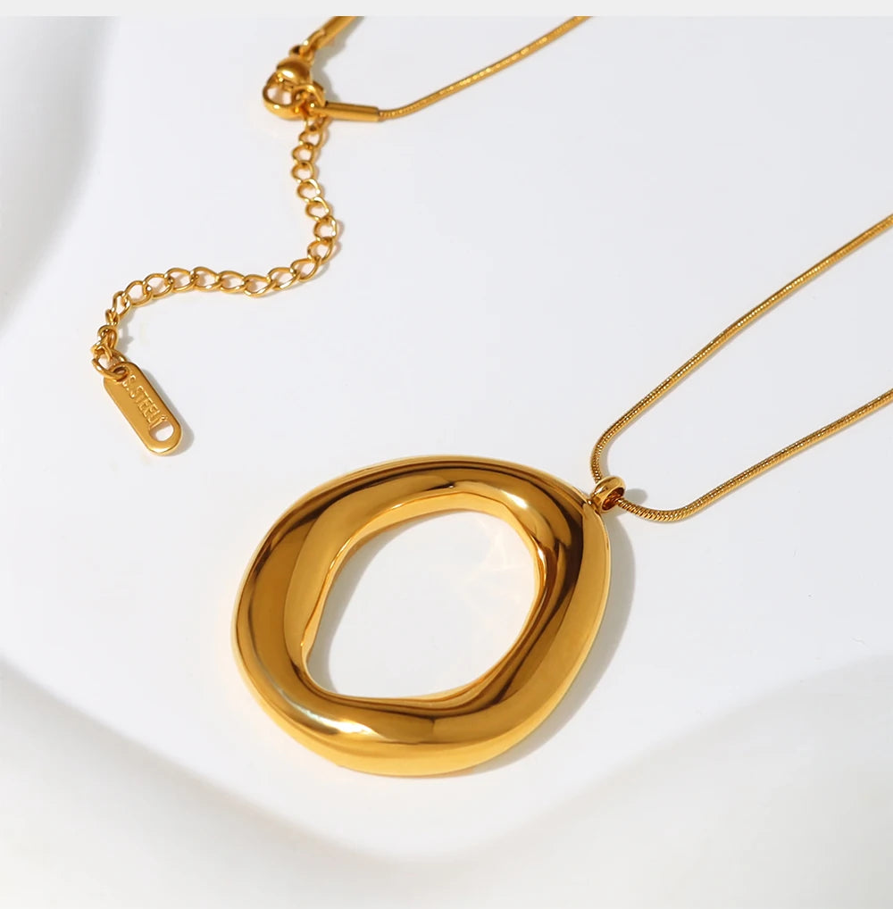 ✨ WILD & FREE Stainless Steel Irregular Pendant Necklace for Women | Snake Bone Chain | 18K Gold Plated Trendy Jewelry