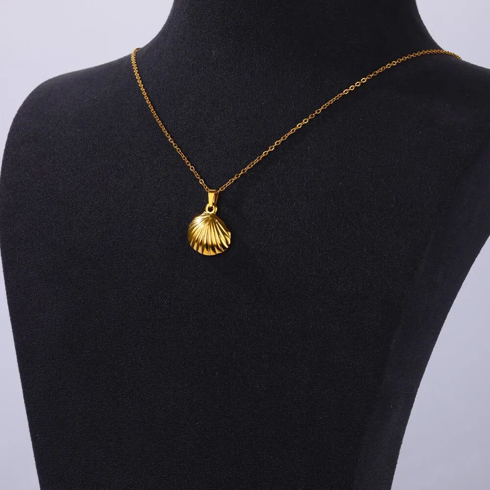 ✨ Vintage Starfish & Shell Necklace for Women – Gold Stainless Steel Ocean Pendant | Summer Jewelry Gift for BFF
