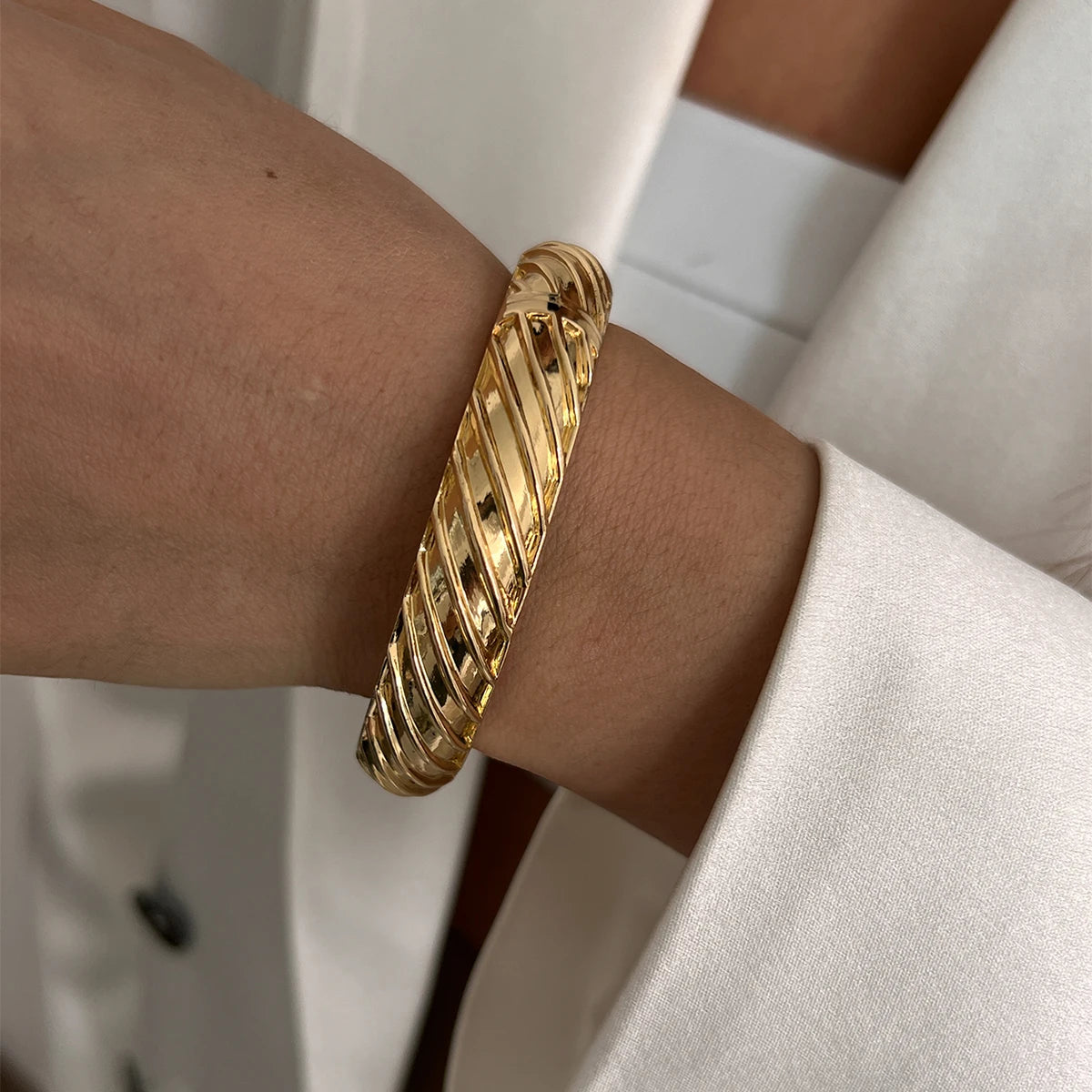 Salircon Exaggerated Punk Heavy Metal Bangle Bracelet for Women – Geometric Smooth Open Spring Cuff | Trendy Party Jewelry Gift