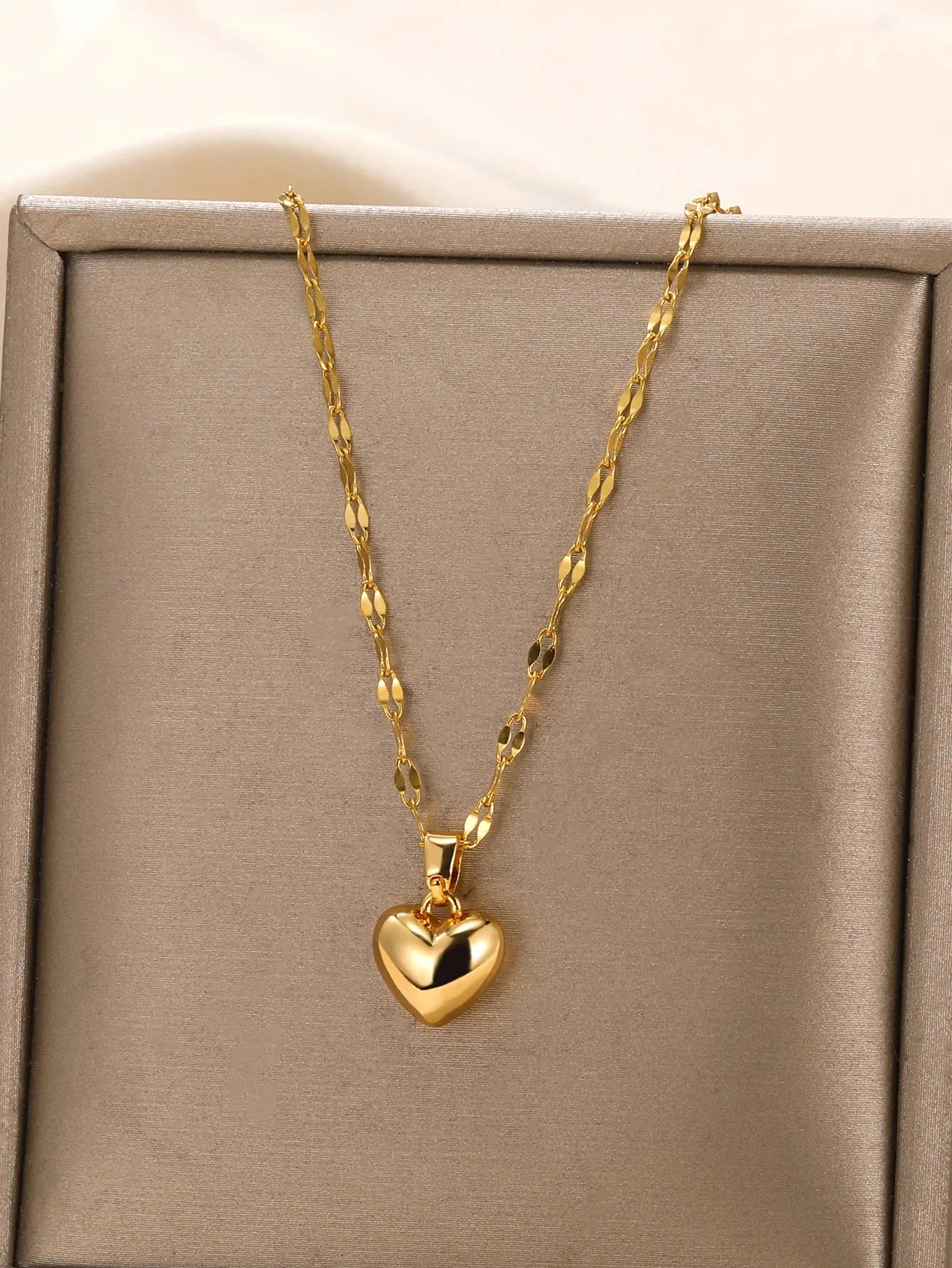 ✨ Stainless Steel Love Heart Pendant Necklace for Women – 2025 Trendy Lip Chain Jewelry | Minimalist Gift with Free Shipping