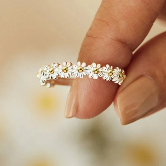 🌼 Vintage Daisy Adjustable Rings for Women | Stainless Steel Open Cuff Flower Ring | Wedding & Engagement Jewelry Gift